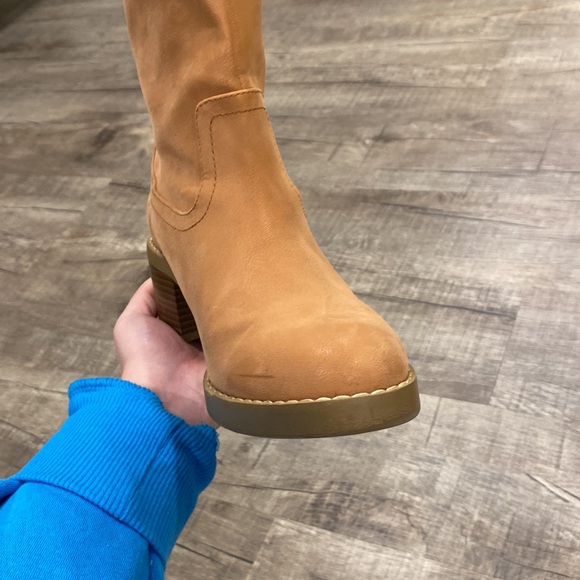 Women’s Loft Tan Faux Leather Booties - Picture 5 of 9